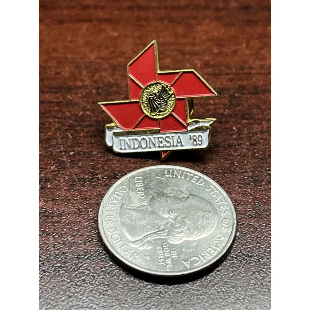 1989 Pacific National Exhibition PNE Indonesia‎ Vancouver Canada Lapel Hat Pin